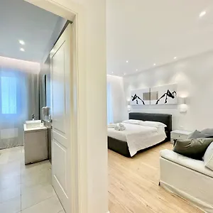Ceo Luxury Di 2*, Cagliari Italia